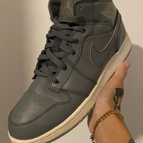 Air Jordan 1 Retro Mid GS ‘Cool Grey Wolf Grey’